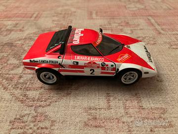 Modellino Kyosho Lancia Stratos HF Rally Marlboro