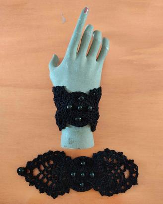 coppia di bracciali gotici