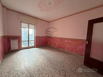 Appartamento 3 Vani Ampio in Condominio Zona Centr