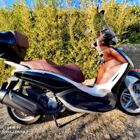 Piaggio Beverly 350