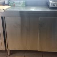 Banco inox con cassettiera e 2 ante scorrevoli