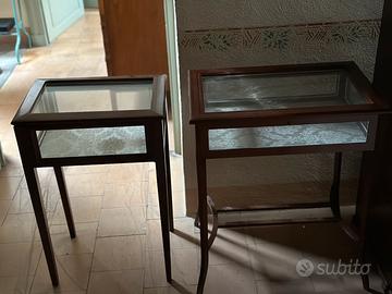 Coppia tavolini teca in legno e vetro.