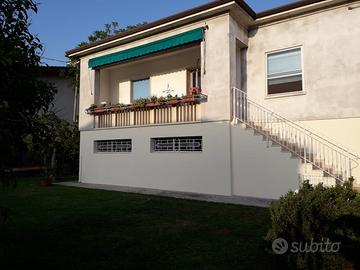 Villetta singola con giardino, posizione centrale