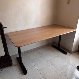 Scrivania IKEA Bekant