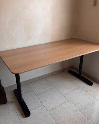 Scrivania IKEA Bekant