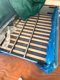 letto matrimoniale con tutti i componenti