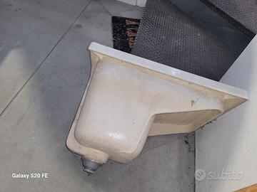 Lavatoio in ceramica 45x60 con strizzatoio