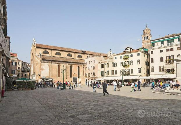 NEGOZIO A VENEZIA