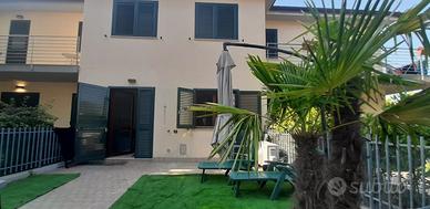 Casa Numana Sirolo vicino al centro giardino