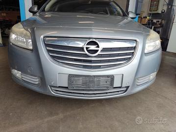 Paraurti anteriore OPEL INSIGNIA del 2011