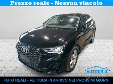 AUDI Q3 SPB 45 TFSIe S-Tronic S-Line LED, Navi,
