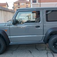 Fuoristrada Suzuki (autocarro 2 posti)