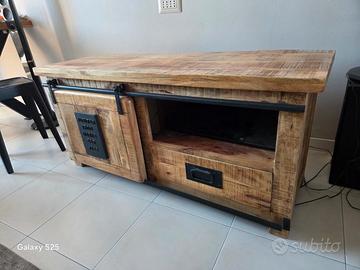 Mobile TV stile industriale 