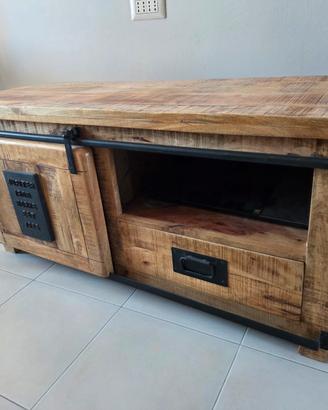 Mobile TV stile industriale 