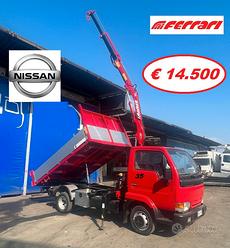 Nissan 35 con gru e ribaltabile