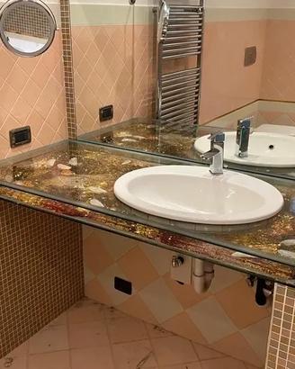 Top bagno - opera artistica in vetro