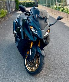 Yamaha T-Max 560 Tech Max Akrapovic