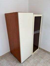 Armadietti in legno, vetro fumé