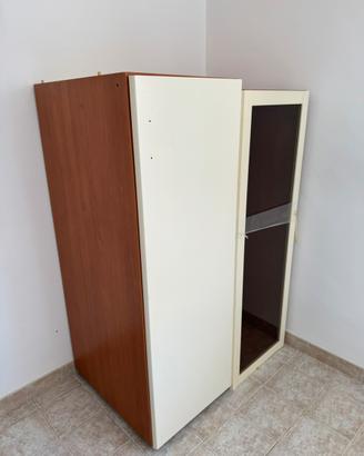 Armadietti in legno, vetro fumé