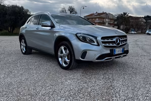 Mercedes GLA200D