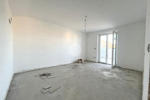 VILLA A SCHIERA A CIAMPINO