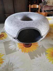 Cuccie per gatto e giochi