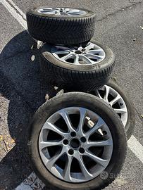 Set 4 cerchi in lega Volkswagen + gomme invernali