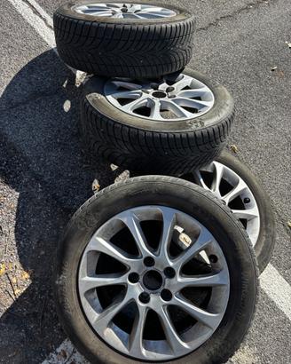 Set 4 cerchi in lega Volkswagen + gomme invernali