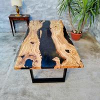 ✨Tavoli fatti a mano in legno e resina✨