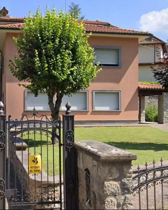 Luminosissimo appartamento in villa prestigiosa