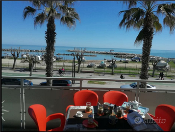 La splendida terrazza sul mare