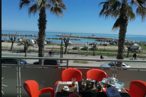 La splendida terrazza sul mare