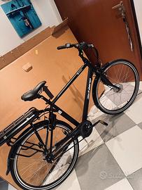 Bici elettrica da trekking nuova professionale