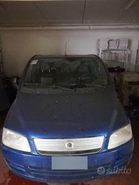 Auto multipla