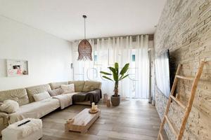 Appartamento di 100 m² con 3 locali e posto auto a