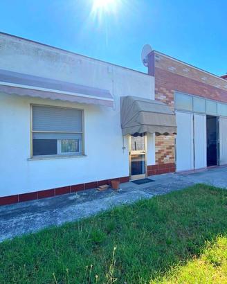 Villa di 253 m² con più di 5 locali a Ferrara