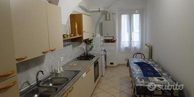 Quadrilocale Stagionale a 20 mt. dal mare