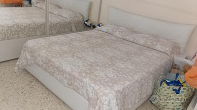 Letto matrimoniale con contenitore e materasso