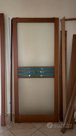 Porta scorrevole con struttura esterna