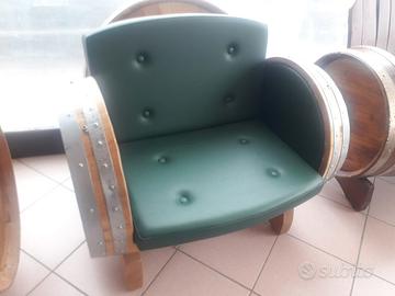 Poltrona con imbottitura verde da tavernetta