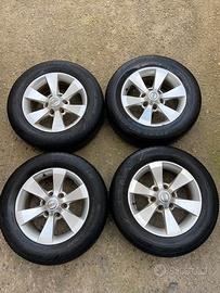 gomme e cerchi nissan terrano II da 17
