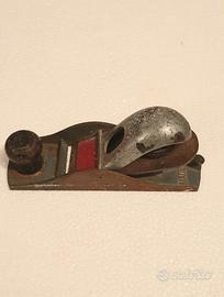 Pialla Victor by Stanley Wood