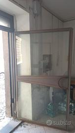 porte in vetro e metallo