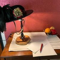 Lampada da tavolo con moretto bersaglieri