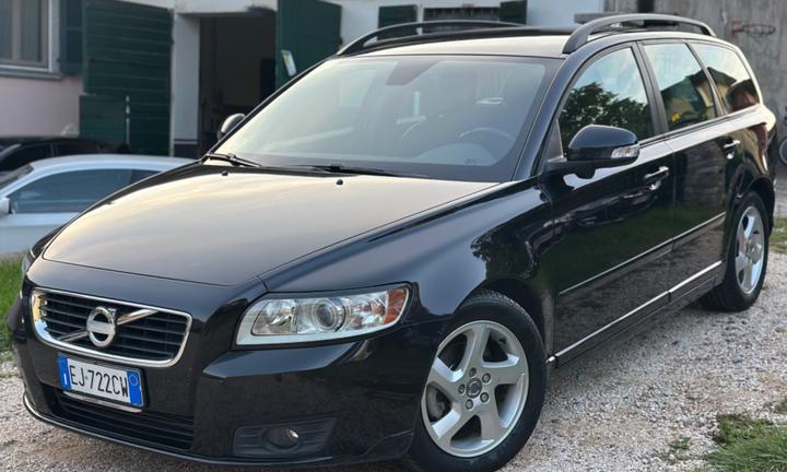 Volvo V50 D2 POLAR UNICOPR KMCERT