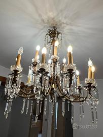 Lampadario con gocce in cristallo