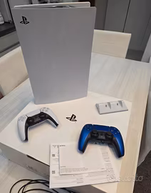 PlayStation 5 (Con Lettore Disc) + Kit Completo  -