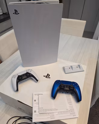 PlayStation 5 (Con Lettore Disc) + Kit Completo  -
