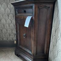 Cantonale mobile ad angolo di pregio