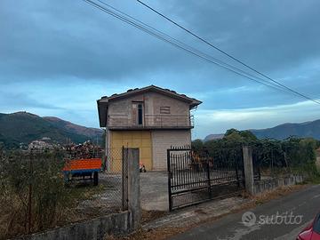 S. Pietro al Tanagro - Capannone